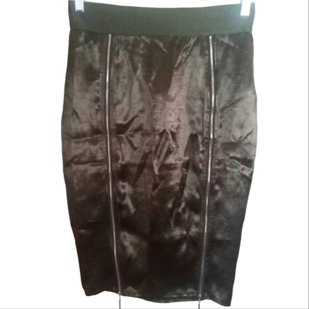 The Sang Olive Green Pencil Skirt With Front Zipper Details NWT Size Medium